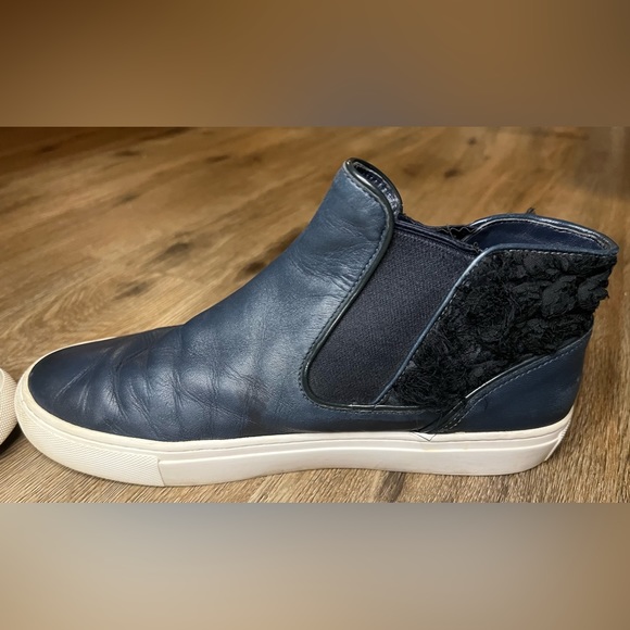 Tory Burch Rosette High Top Sneakers Navy Blue Leather Size 9 Ankle Booties - Picture 5 of 15